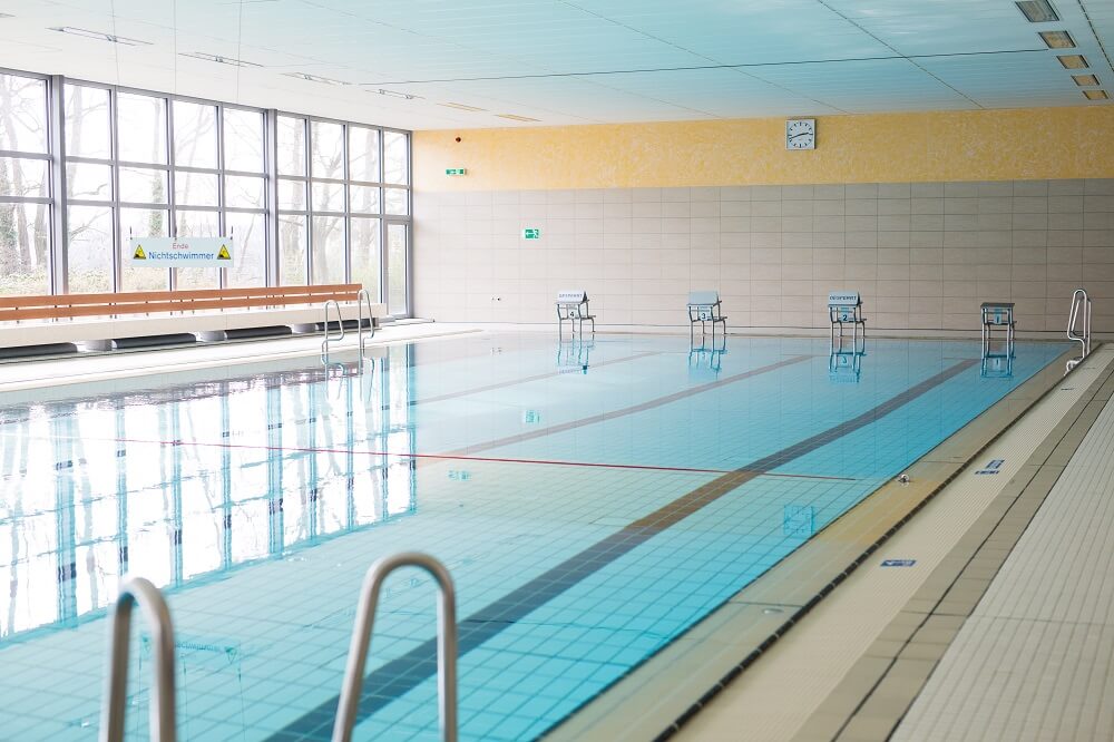 Auch für die Schwimmer ist im Hallenbad Biberach ausreichend Platz