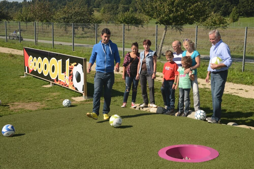 In Pfullendorf spielt man Golf gerne auch mit dem Fuss